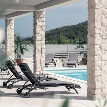 Style Sea Views Pool * 스플리트